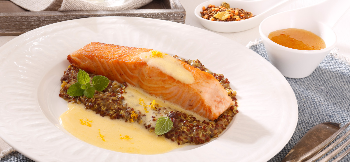 Lachs mit Orangen-Senfsaucen- Hollandaise auf Qui-Sotto® Curry